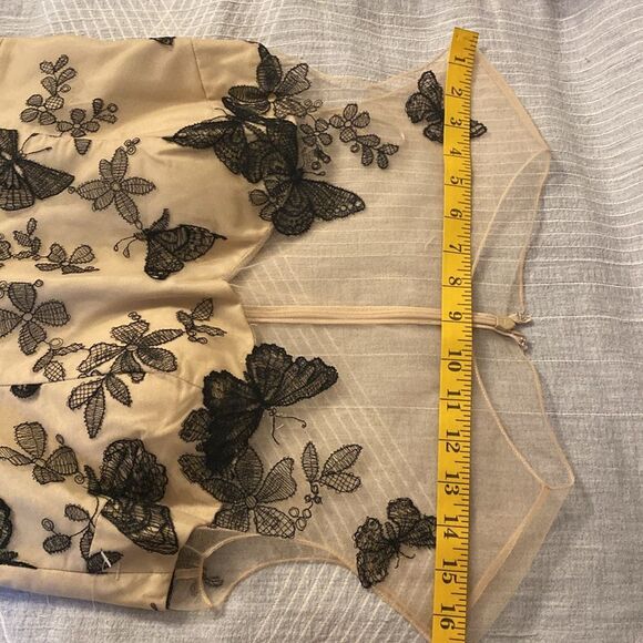 Teri Jon Sleeveless 3D Embroidered Butterfly Illusion Gown Dress NWT size 8 - Picture 6 of 10